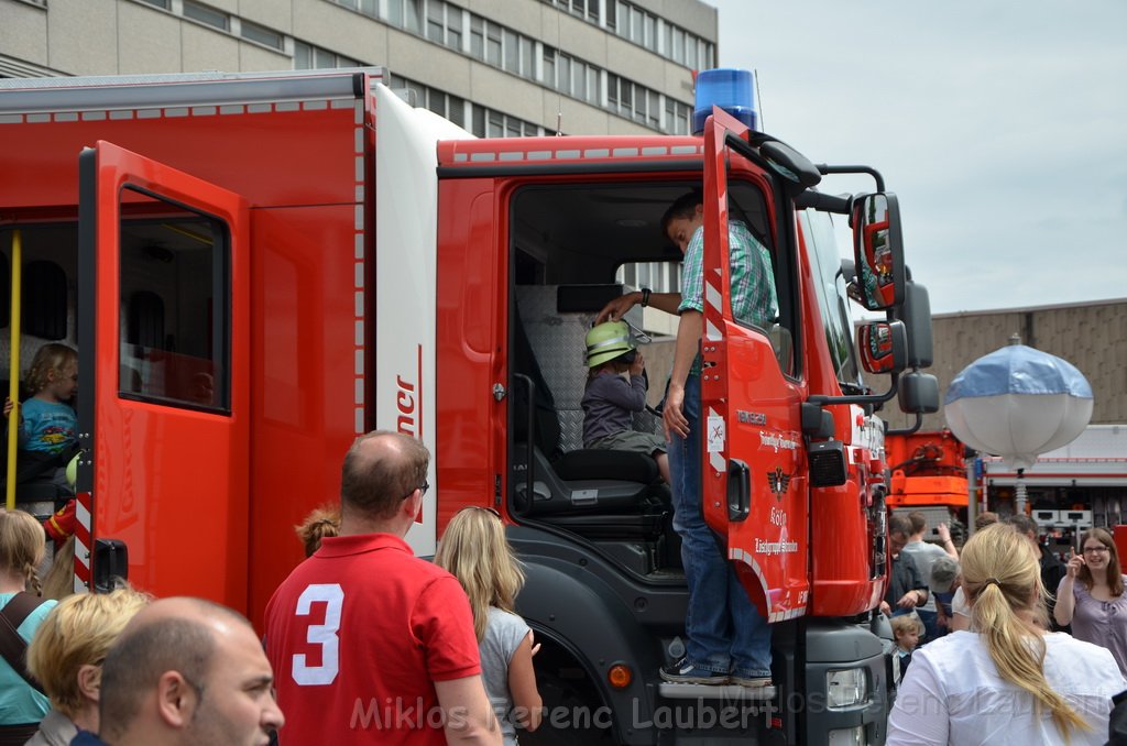 Tag der Offenen Tuer BF Koeln Weidenpesch Scheibenstr P710.JPG